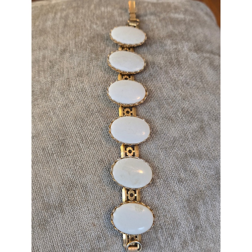 Milk Glass White Cabochon Goldtone Bracelet Vintage Beautiful Metalwork!!